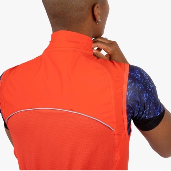 Machines For Freedom: All Weather Vest in Hibiscus - Picture 3 of 10